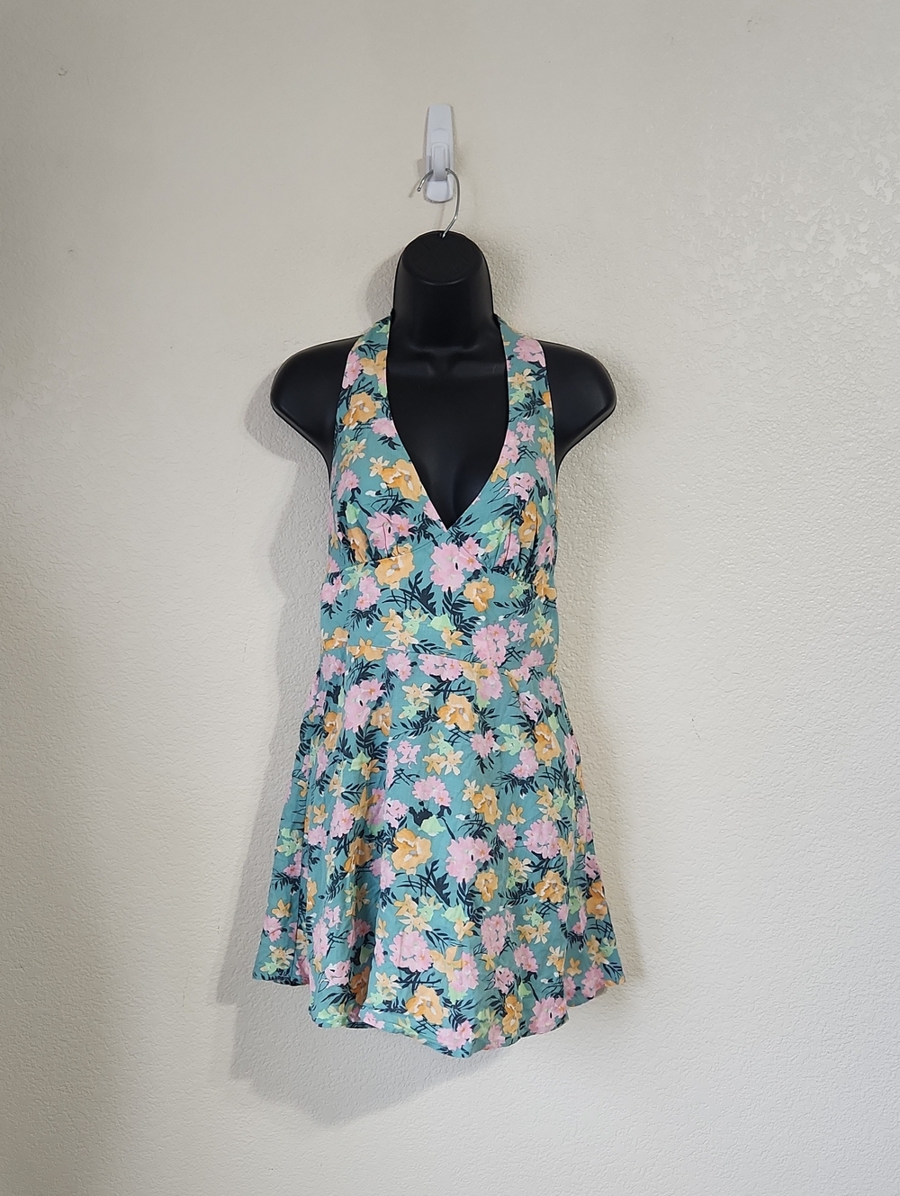 New Wild Fable Green Floral Smocked Halter Dress Size Small - Picture 4 of 10